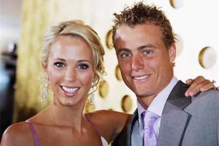 休伊特老婆再度怀孕 两人曾想退役后再要第三胎