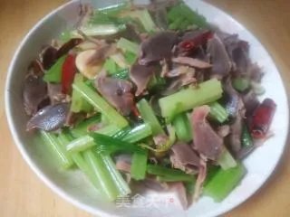 芹菜炒鸡胗