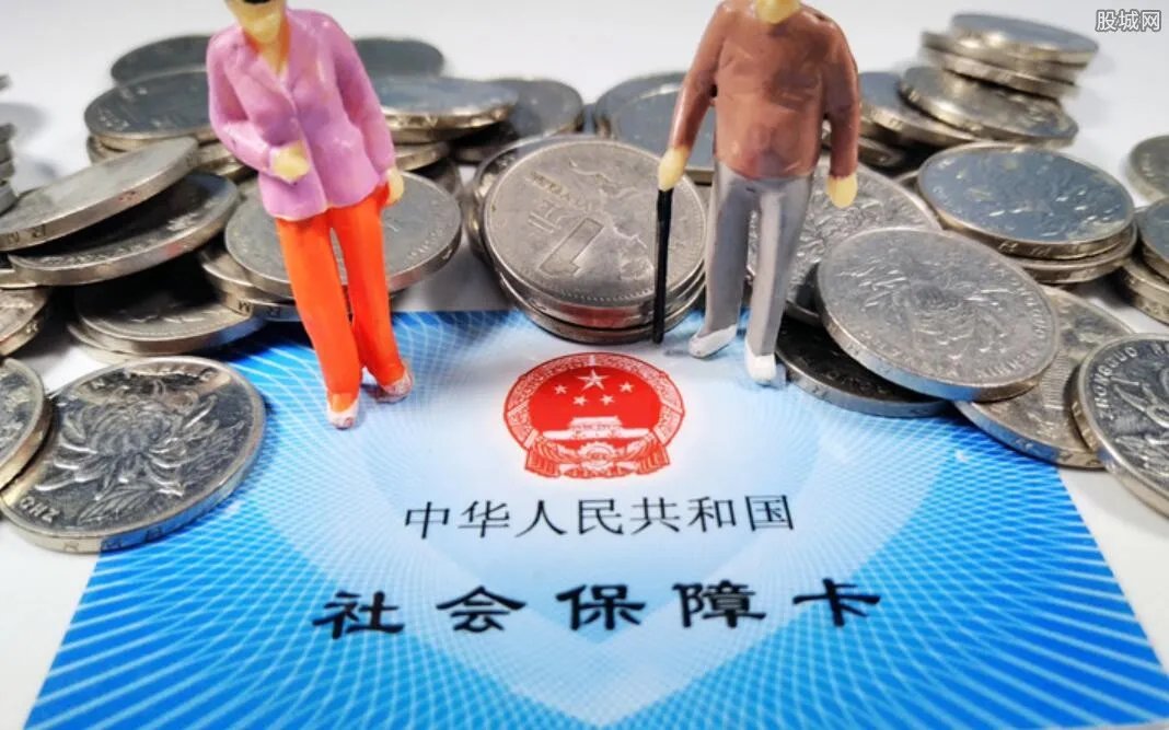 郑州社保窗口低矮 服务人民难道只是口号吗