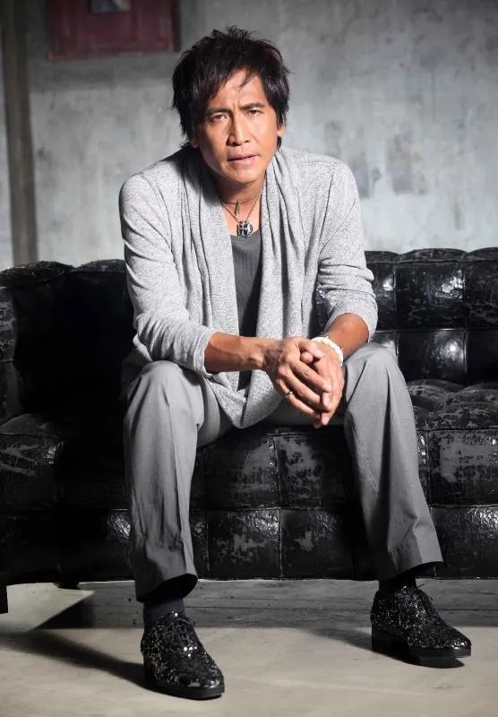 齐秦为什么坐牢，为什么变黑