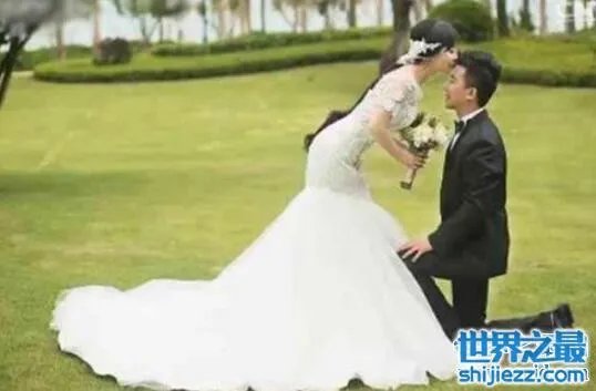 王二妮的结婚照片曝光,王二妮的老公李飞身份