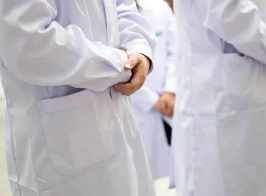 从医56年，肿瘤专家患胃癌，临终前坦言：没想到手术会这么痛苦