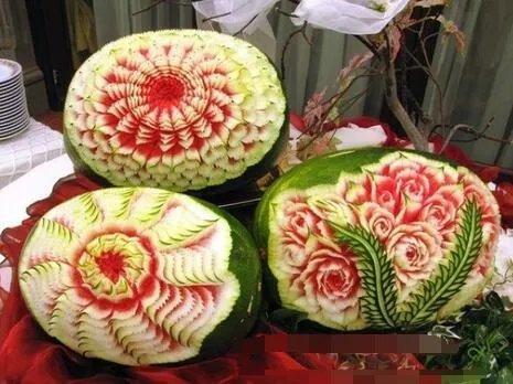 湖北现奇葩西瓜，这是什么品种？为什么会这样呢？