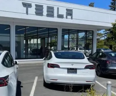 特斯拉失控狂奔连撞多车，致2死3伤，如何避免类似事故的发生？