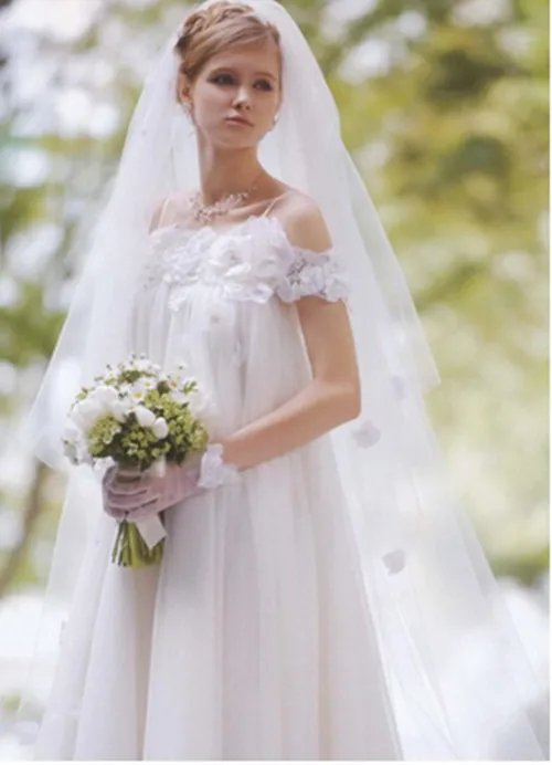 胸小穿婚纱怎么办 胸小怎么选婚纱合适