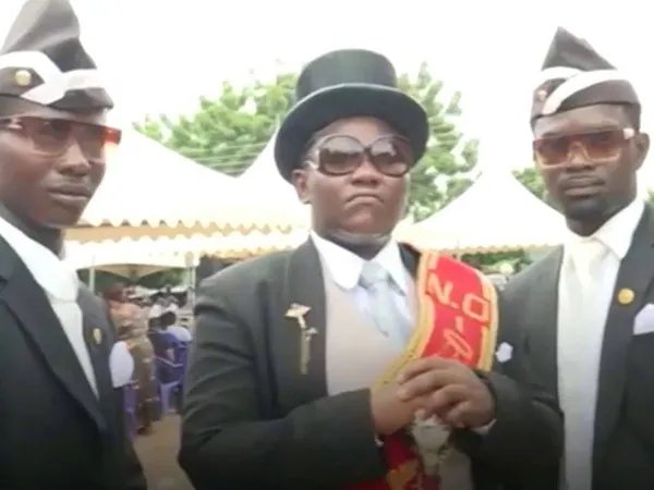 抖音黑人抬棺材的背景音乐是什么，黑人抬棺专业团队是什么梗