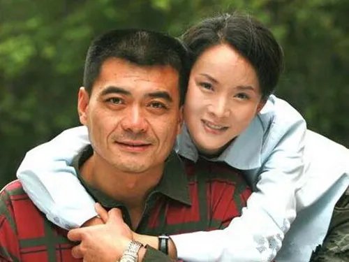 王新军妻子唐静否认两人离婚 与秦海璐拍摄新剧时擦除火花