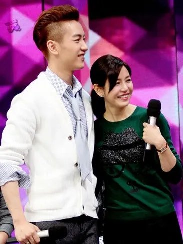 八一八：陈晓陈妍希恋情曝光 昔日合影满满的爱