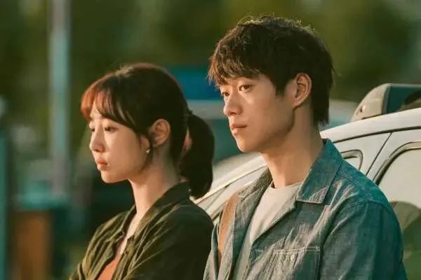 如何评价电影《亲爱的新年好》？