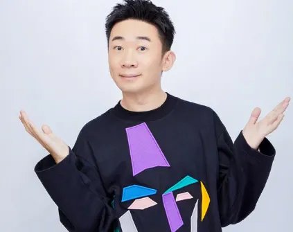 杨迪眼睛睑板腺消失了，这种现象年轻人身上普遍吗？