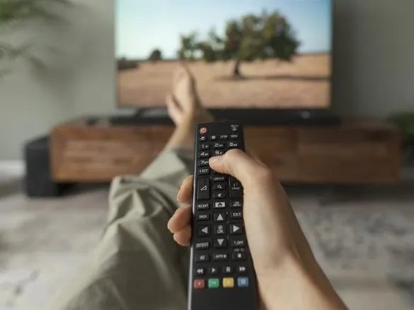 “久坐族”注意了！新研究：每天久坐8小时，中风风险高7倍,其中90%为缺血性中风