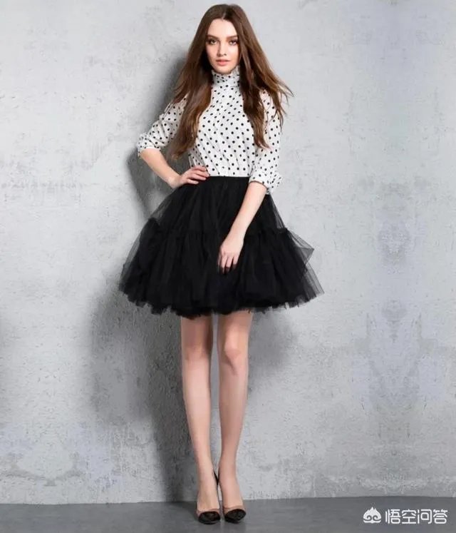 黑色纱裙怎么搭?