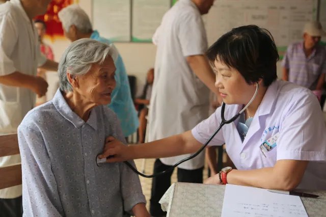 瑞丽疫情病毒来自于缅甸，该如何加强疫情防控？