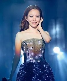 张靓颖什么时候离的婚 和冯轲为什么离婚媒体这么说