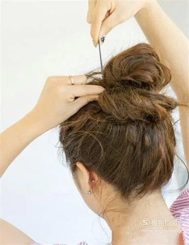 韩式花苞头的扎法步骤图解