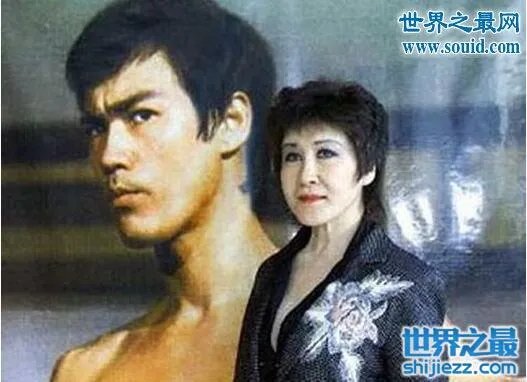 丁佩和向华强的女儿向咏恒，身份尊贵现为珠宝界CEO 