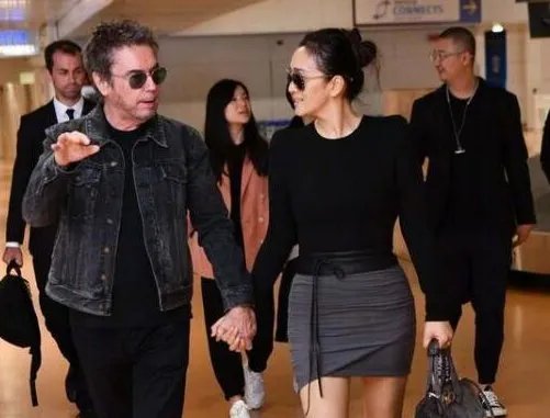 近日巩俐发福照引发热议，女明星有身材自由吗？