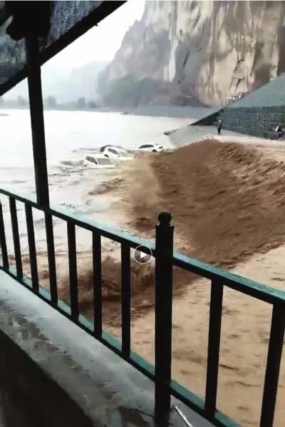 甘肃黄河石林景区突发暴洪有人员伤亡吗?