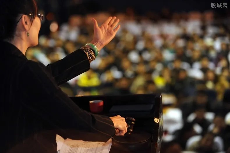 全球最大霸王龙化石拍出天价 买家的身份未予透露