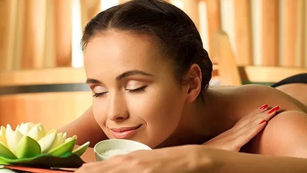 黑脸娃娃-大s的美白秘籍