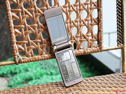 全金属翻盖手机 三星S3600报价280元