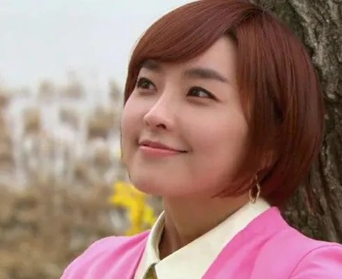 郑柔美和郑俊英壁纸欣赏  郑俊英初次拍摄没有想象中有意思