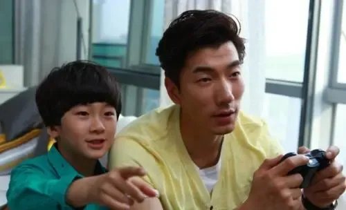 张亮深夜为前妻庆生，你有何看法？