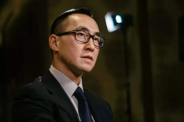 赌王续命使用谁的孩子啊 只有一个孙子已经去世了