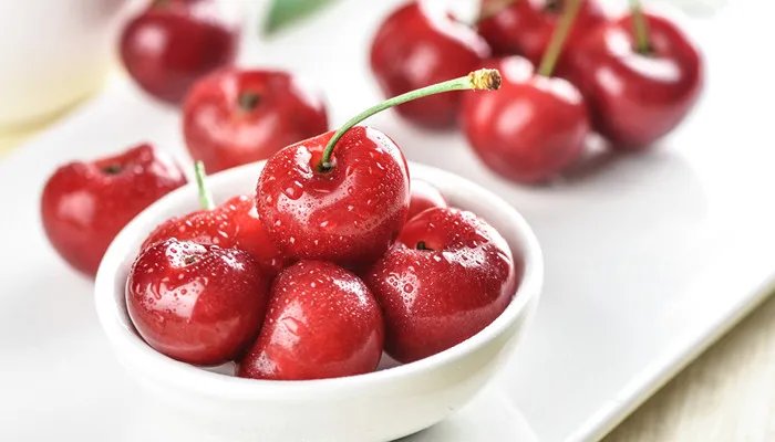 樱桃小嘴嘟嘟的脸是什么歌