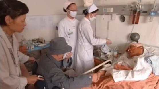 从医56年，肿瘤专家患胃癌，临终前坦言：没想到手术会这么痛苦