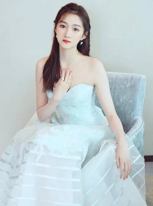 关晓彤同款生菜卷香菜 网友：原来自己减不下肥是有原因的