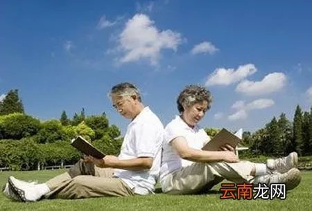 长时间晒太阳穿什么衣服