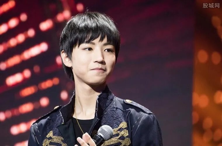 王俊凯有没有整容 王俊凯被曝和队员不和各种绯闻流出