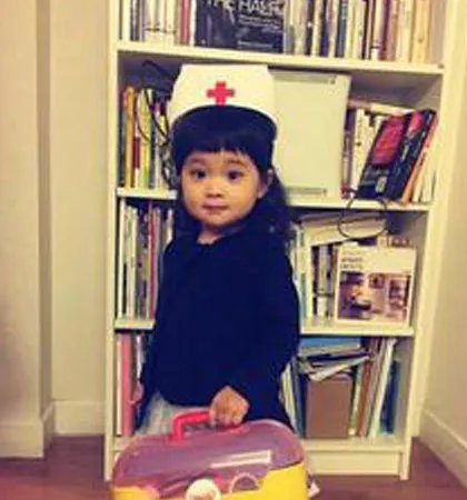 梅婷曝女儿cos照 网友集体调侃”求捏脸“