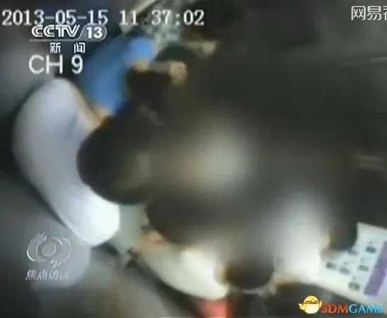 深圳女护士被电梯夹死监控曝光 恐怖如同电影情节