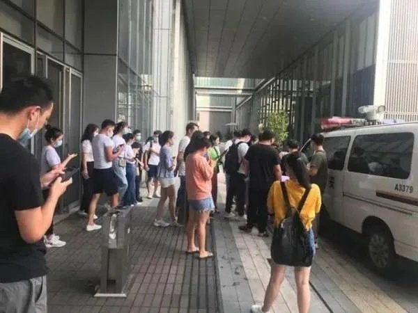 央视曝长租公寓高收低租卷款跑路,房东可以强行驱赶租客吗?