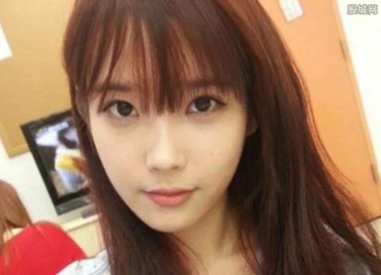 金泰熙rain分手了吗？ 表示跟谁结婚都是未知数