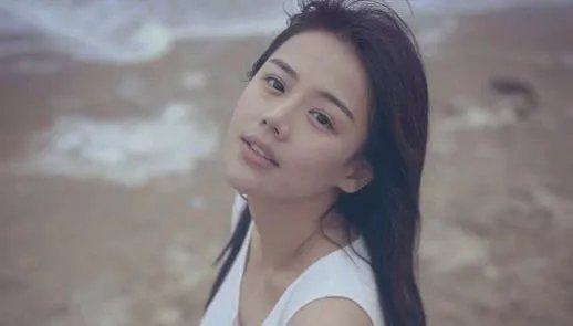 马思纯晒18岁照素颜曝光:马思纯晒18岁什么样子