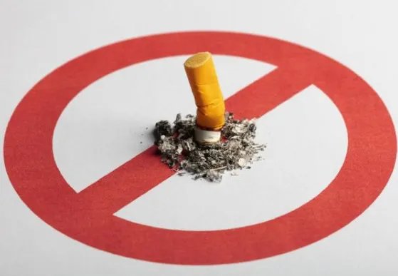 代表建议公共场所室内全面禁烟是何原因？