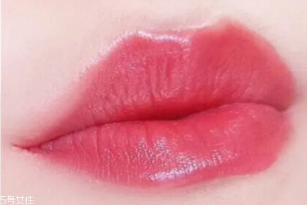 蜜丝佛陀魅惑润泽修护唇膏哪个颜色好看