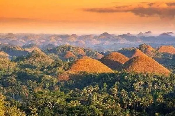 世界十大地理奇观 伯利兹蓝洞上榜,第八是“地狱之门”