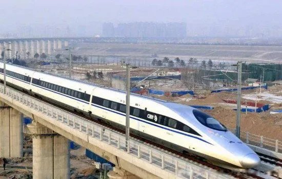 凯迪拉克追高铁事件真相是怎么回事 最后怎么样了是真的吗