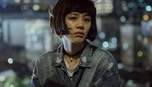 马思纯晒18岁照素颜曝光:马思纯晒18岁什么样子