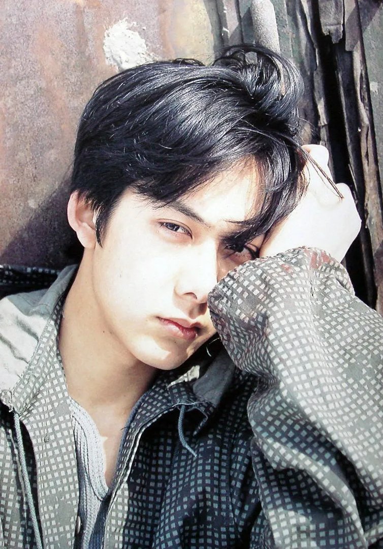 柏原崇佟丽娅亲密照流出 柏原崇是谁