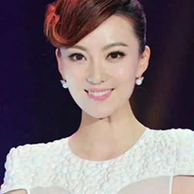 王乐乐余声接吻图片曝光  偶像主持人受到网友支持