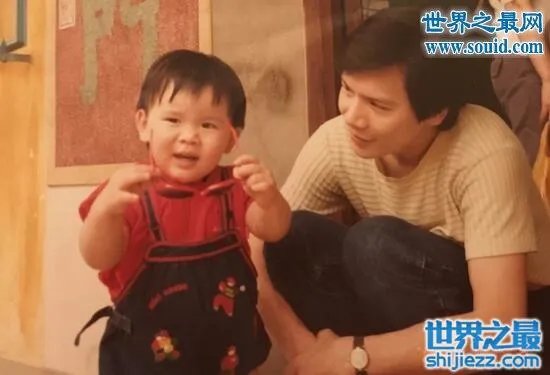 丁佩和向华强的女儿向咏恒，身份尊贵现为珠宝界CEO 