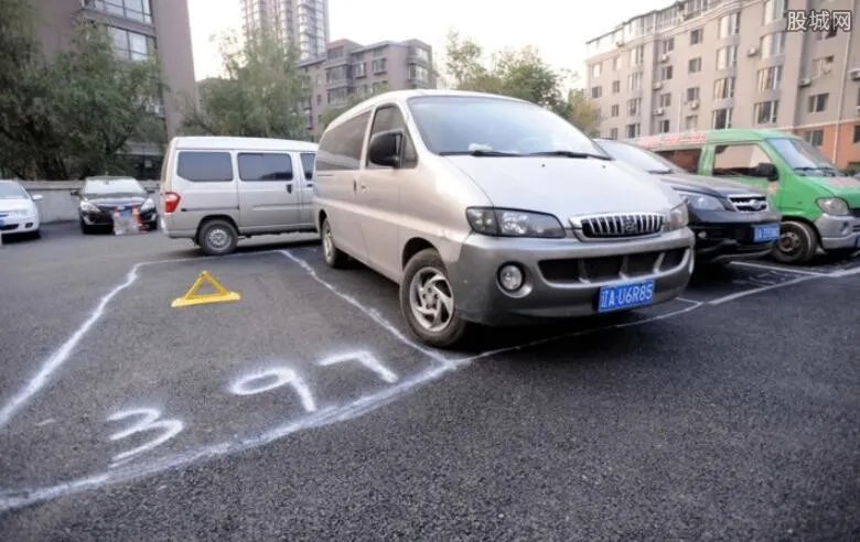 停车付5120元 停车场停车42天收费五千多元