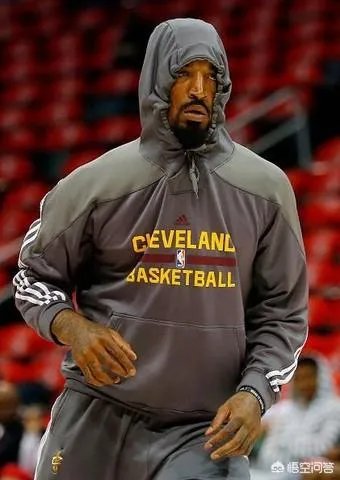 J.R史密斯的J.R是什么意思?