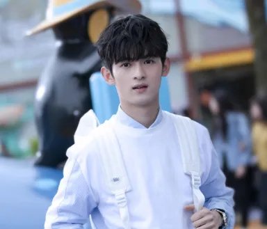 《冰糖炖雪梨》喻言是谁演的？扮演者资料介绍