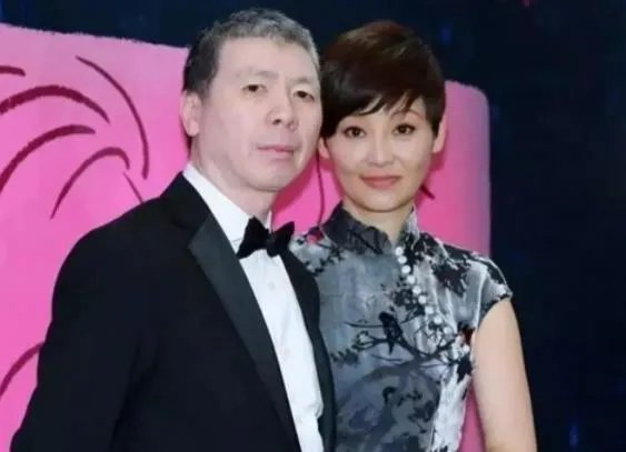 冯小刚的老婆都是谁 冯小刚老婆是演员吗